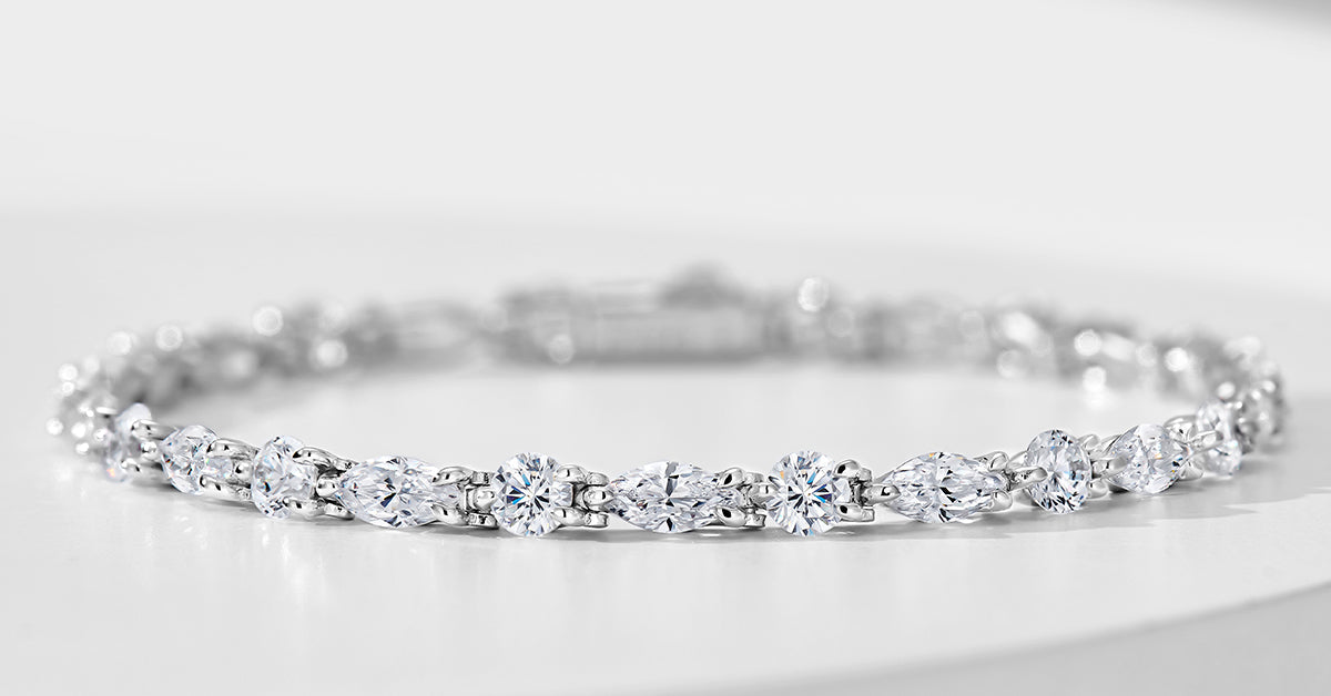 Quiet Luxury Jewelry: How to Create an Understated Look