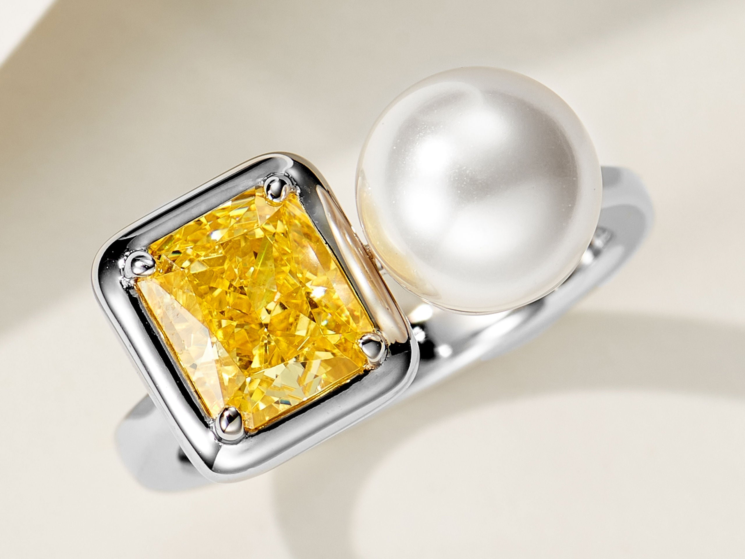 Summer Silver Jewelry Care Guide: Keep Your Pieces Shiny Through the Humid Season