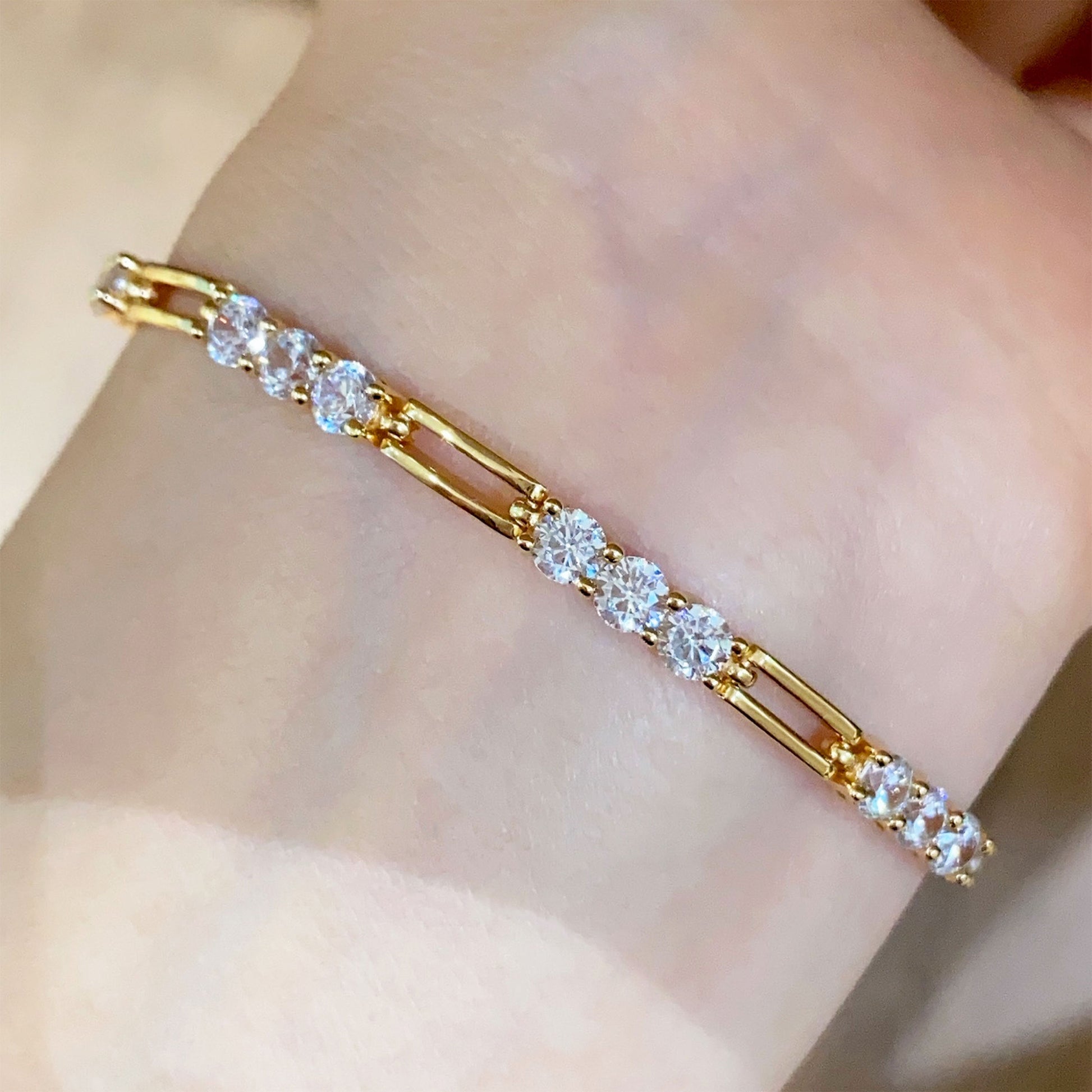 Hollow Three Stone Clasp Bracelet｜Silver Bracelet