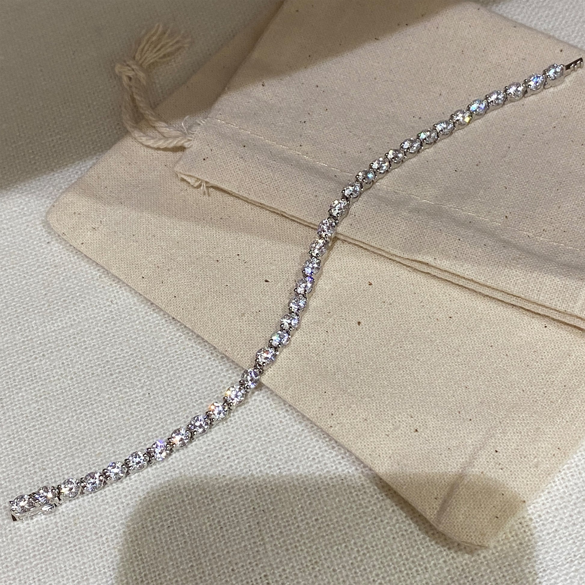 Three-prong Gemstone Bracelet｜Silver Bracelet