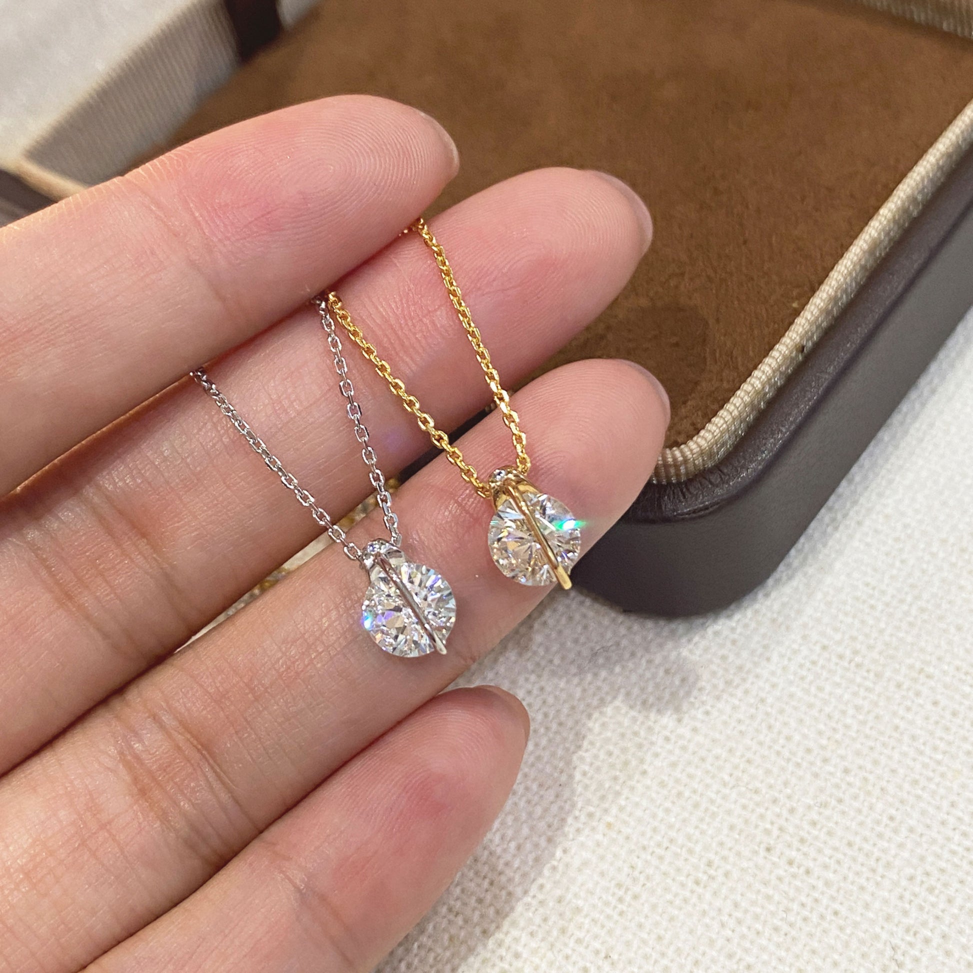 Vivid Sparkling Necklace | Silver Necklace