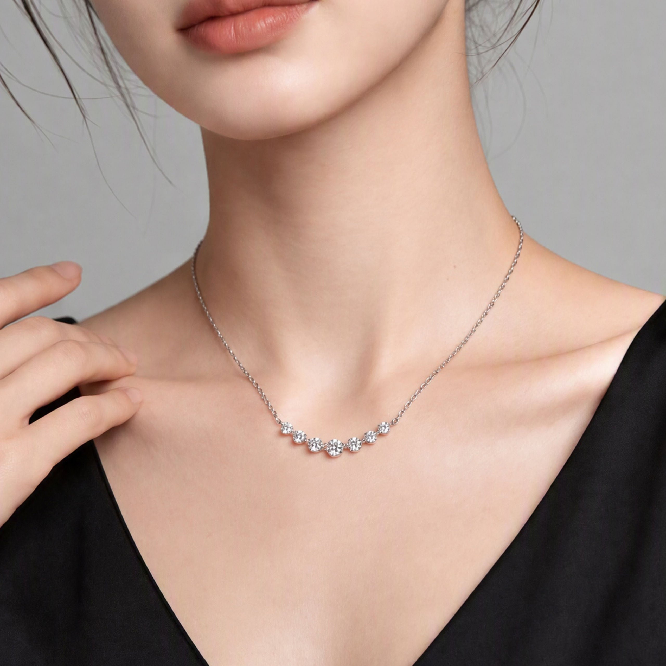 Moissanite Simple Smile Necklace