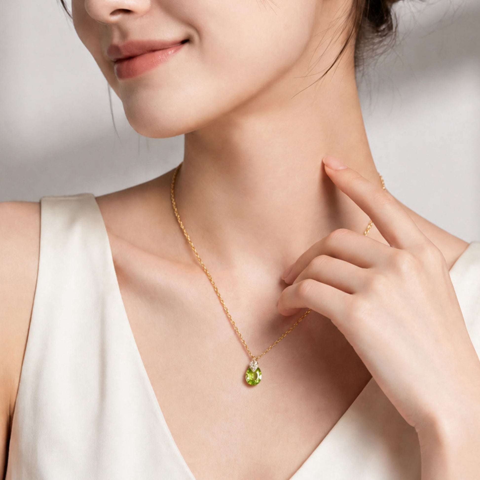 Green Leaf Pear-Cut Necklace | Silver Necklace