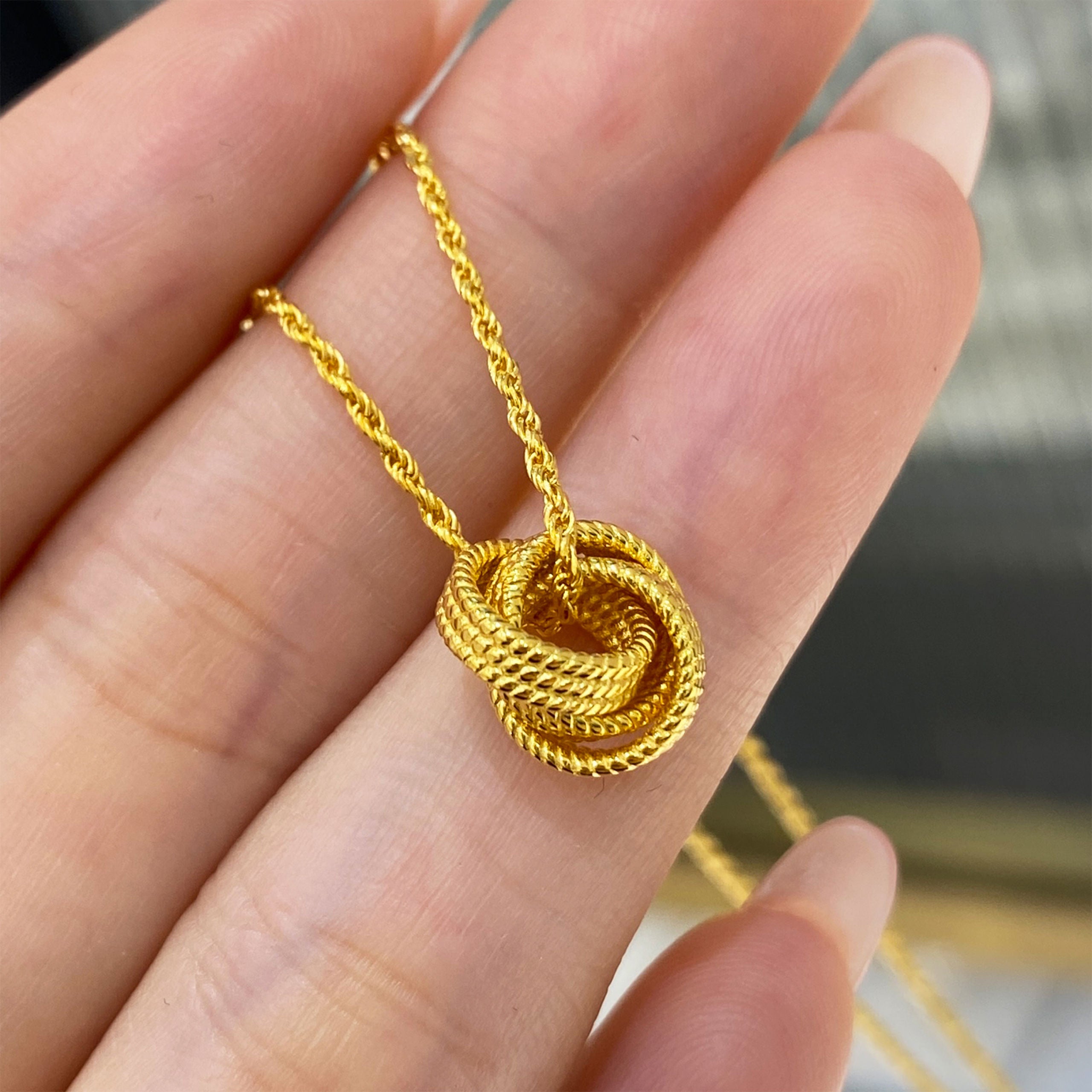 Vintage Knot Pendant Necklace | Silver Necklace
