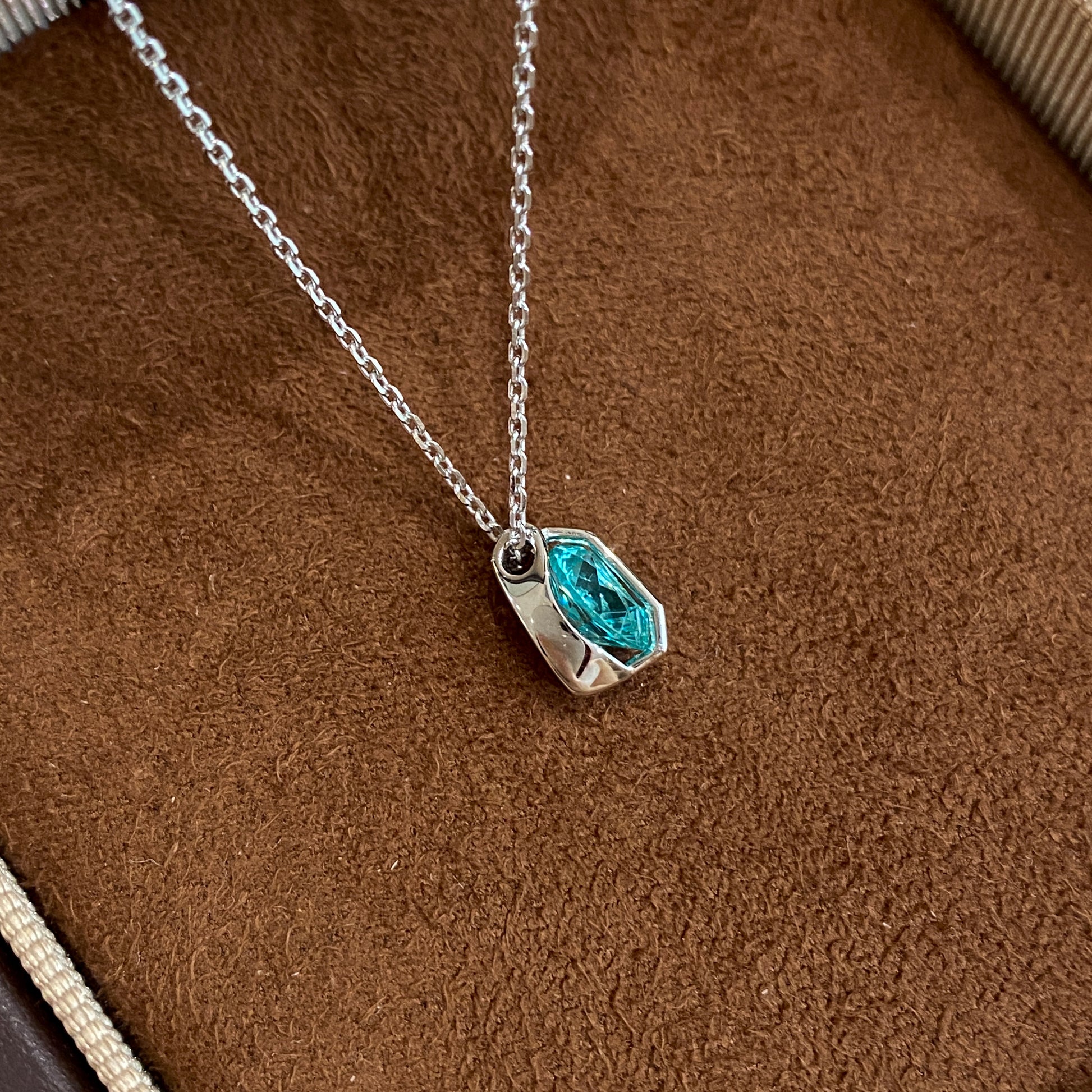 Vivid Sparkling Blue Gem  Necklace | Silver Necklace