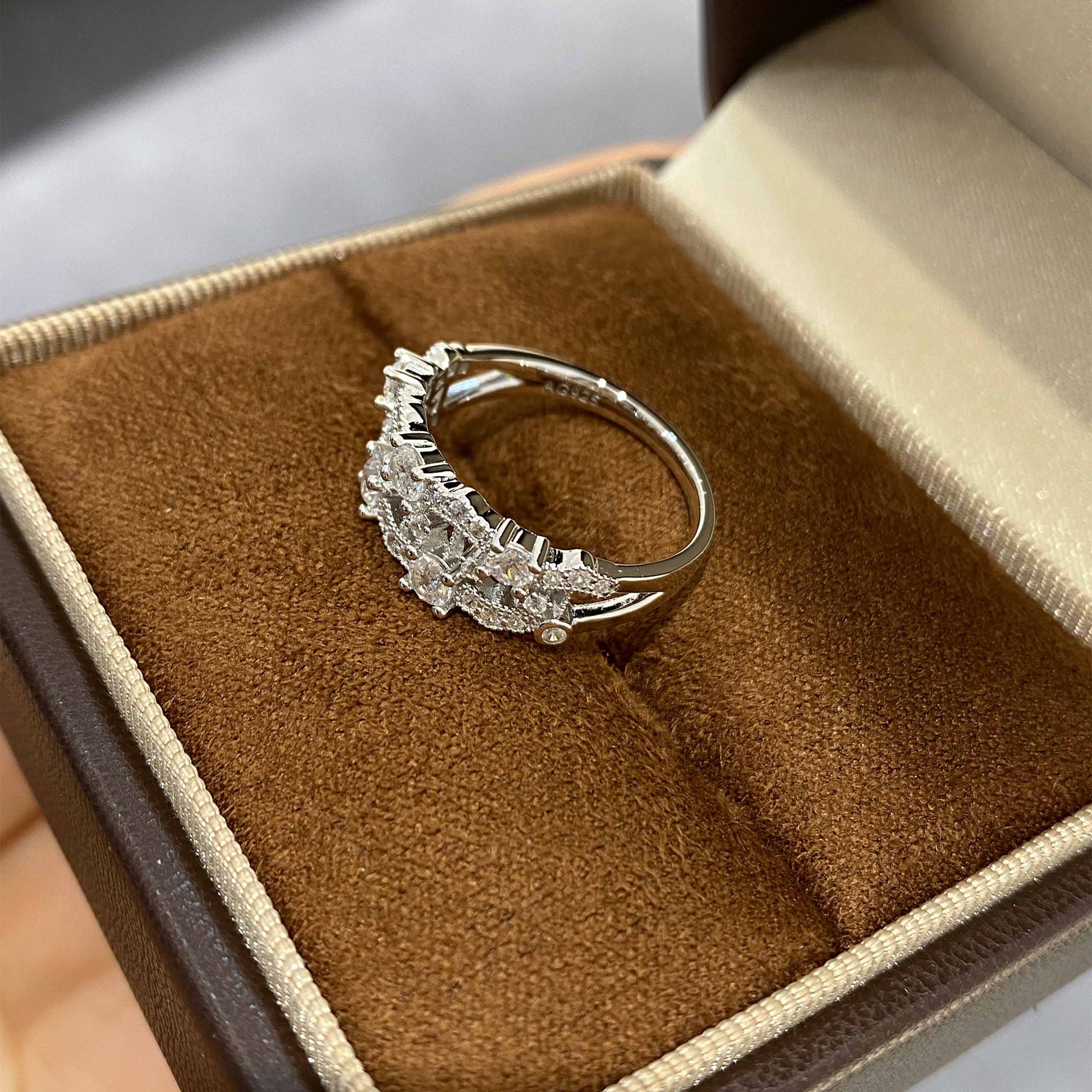 Regal Lace Pattern Zircon Ring | Silver Ring
