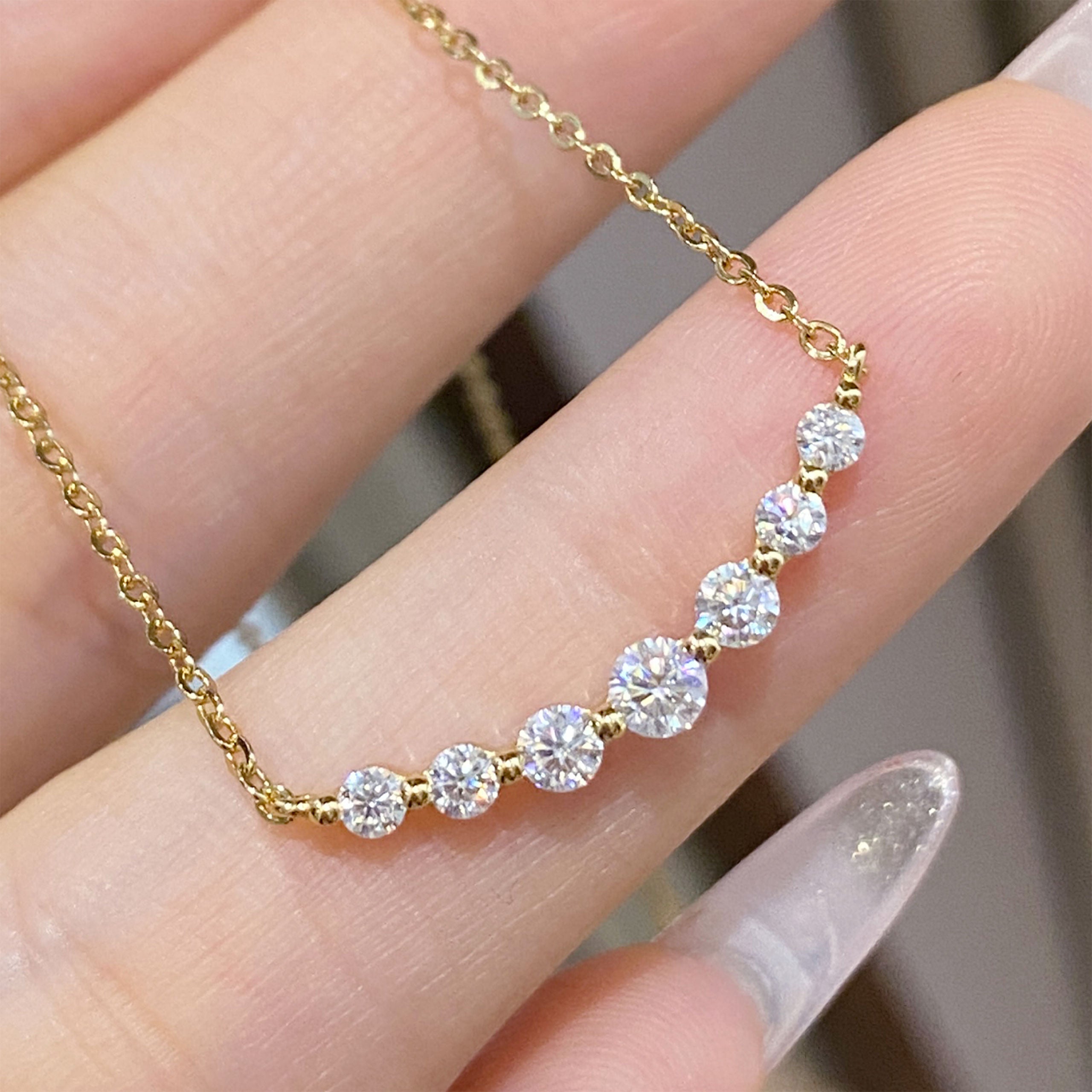 Moissanite Simple Smile Necklace