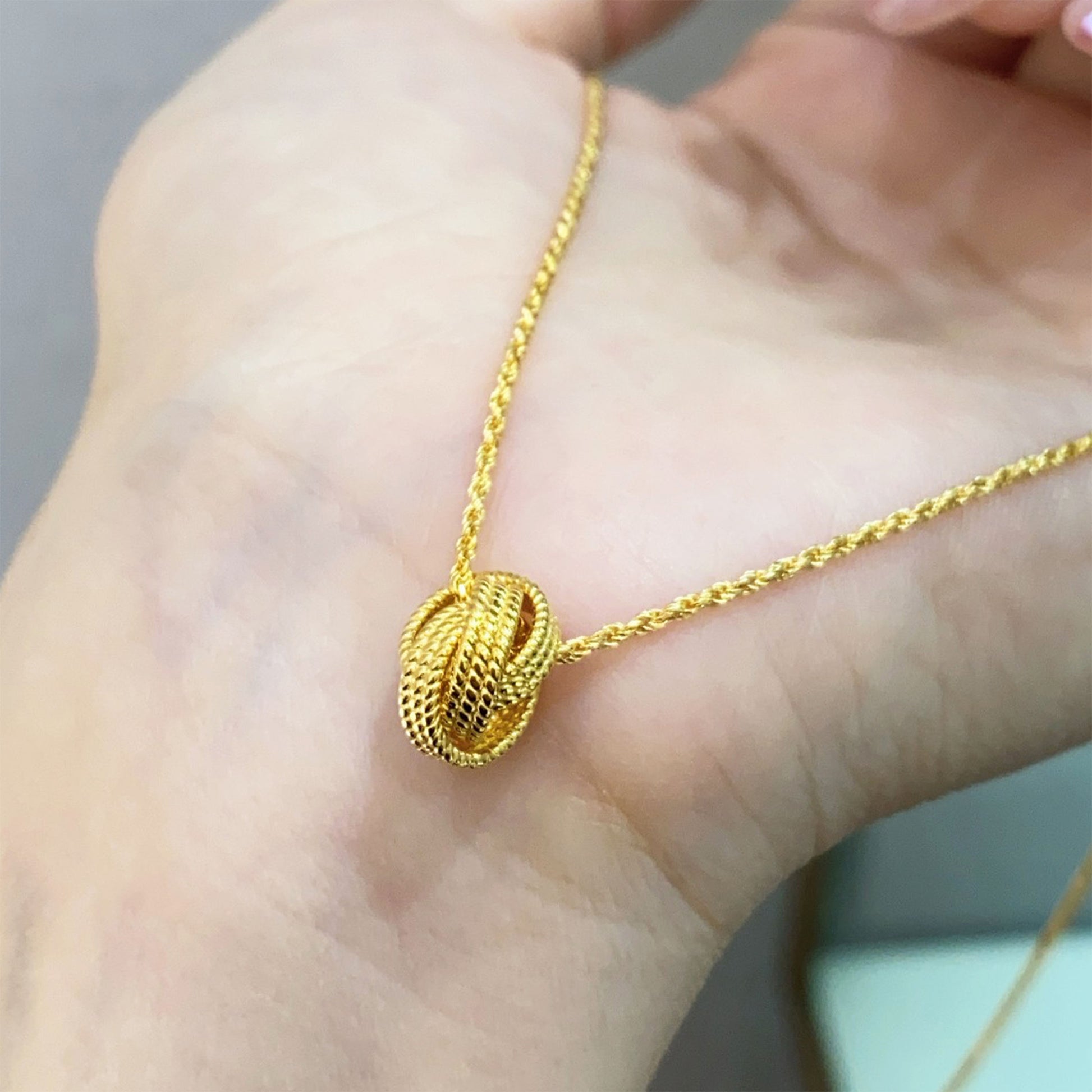 Vintage Knot Pendant Necklace | Silver Necklace