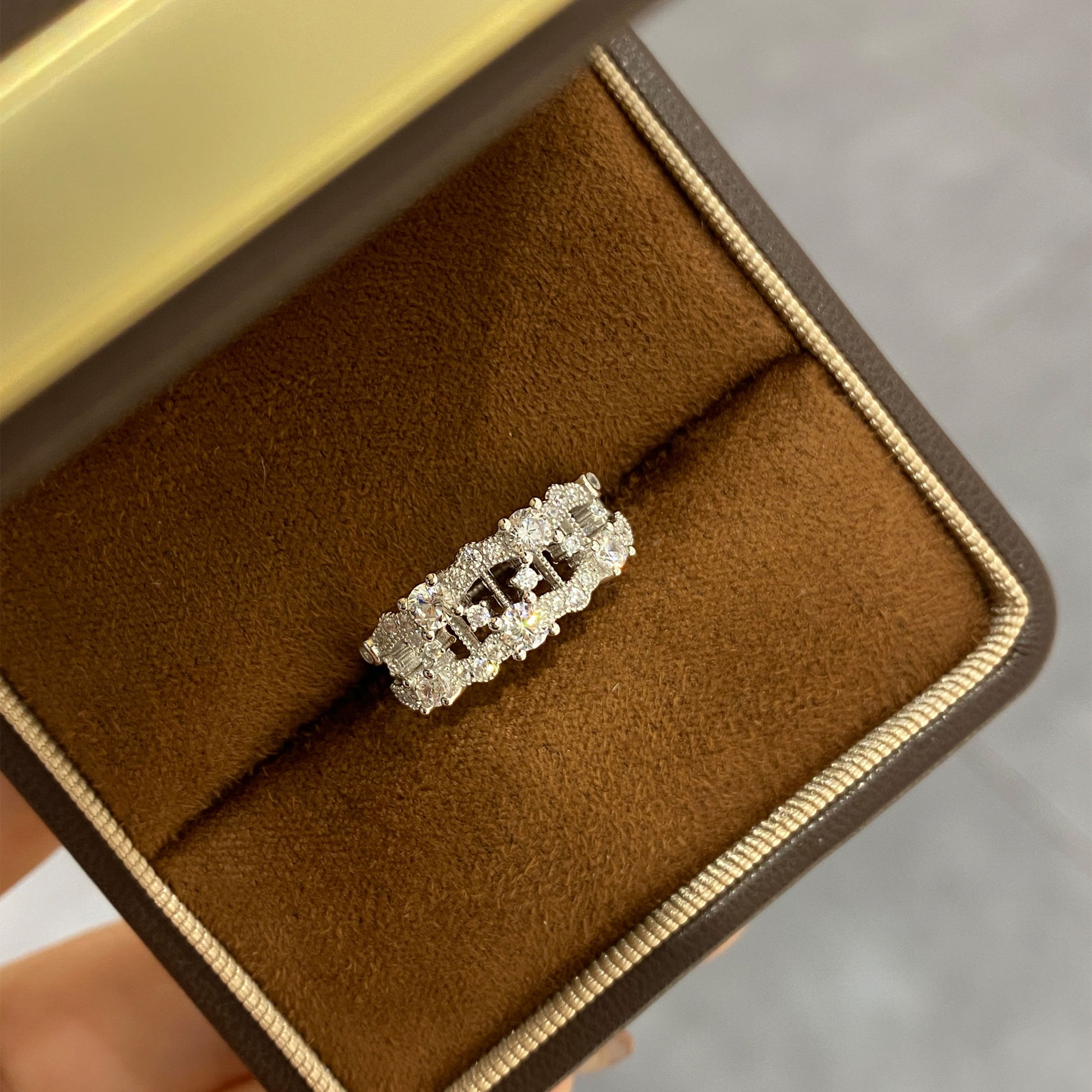 Regal Lace Pattern Zircon Ring | Silver Ring