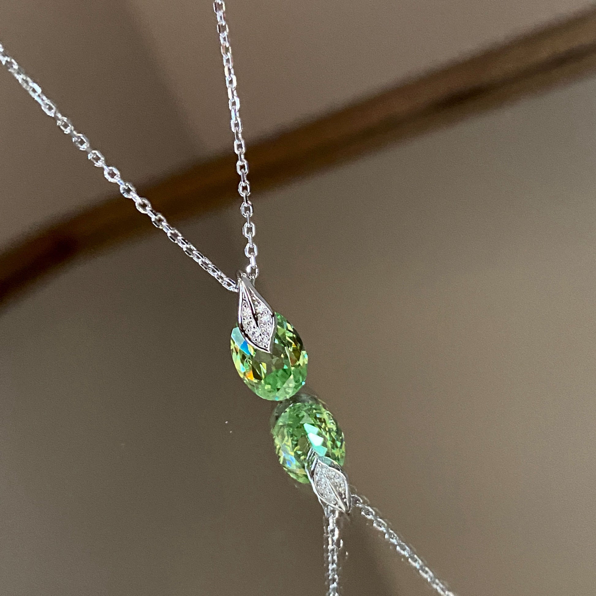 Green Leaf Pear-Cut Necklace | Silver Necklace