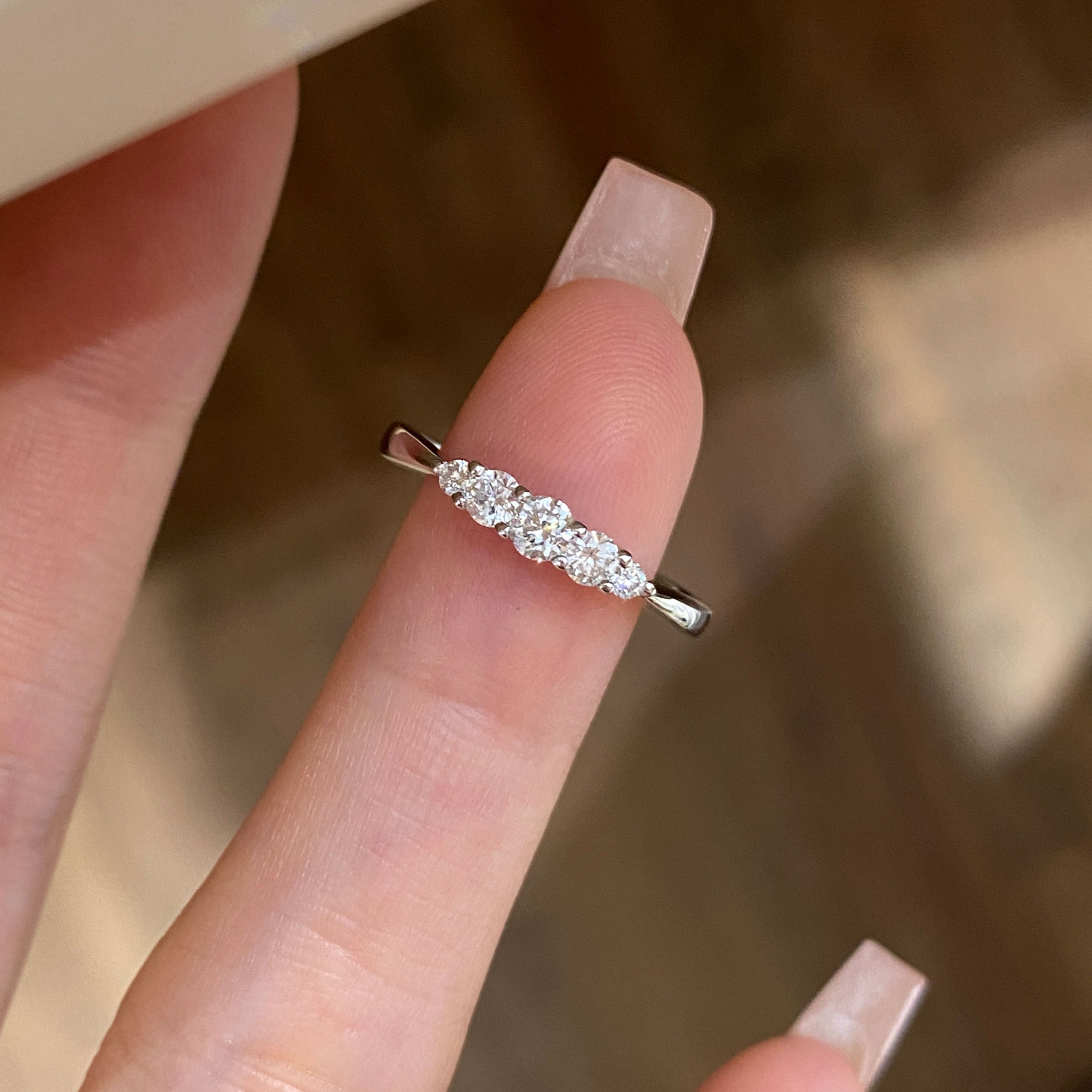 Lab Grown Diamond Graduated Band Ring  | Silver Ring