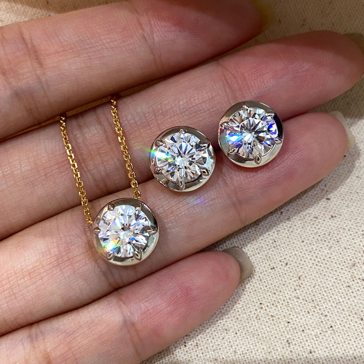 Hailey Round Stud Earrings｜Silver Earrings